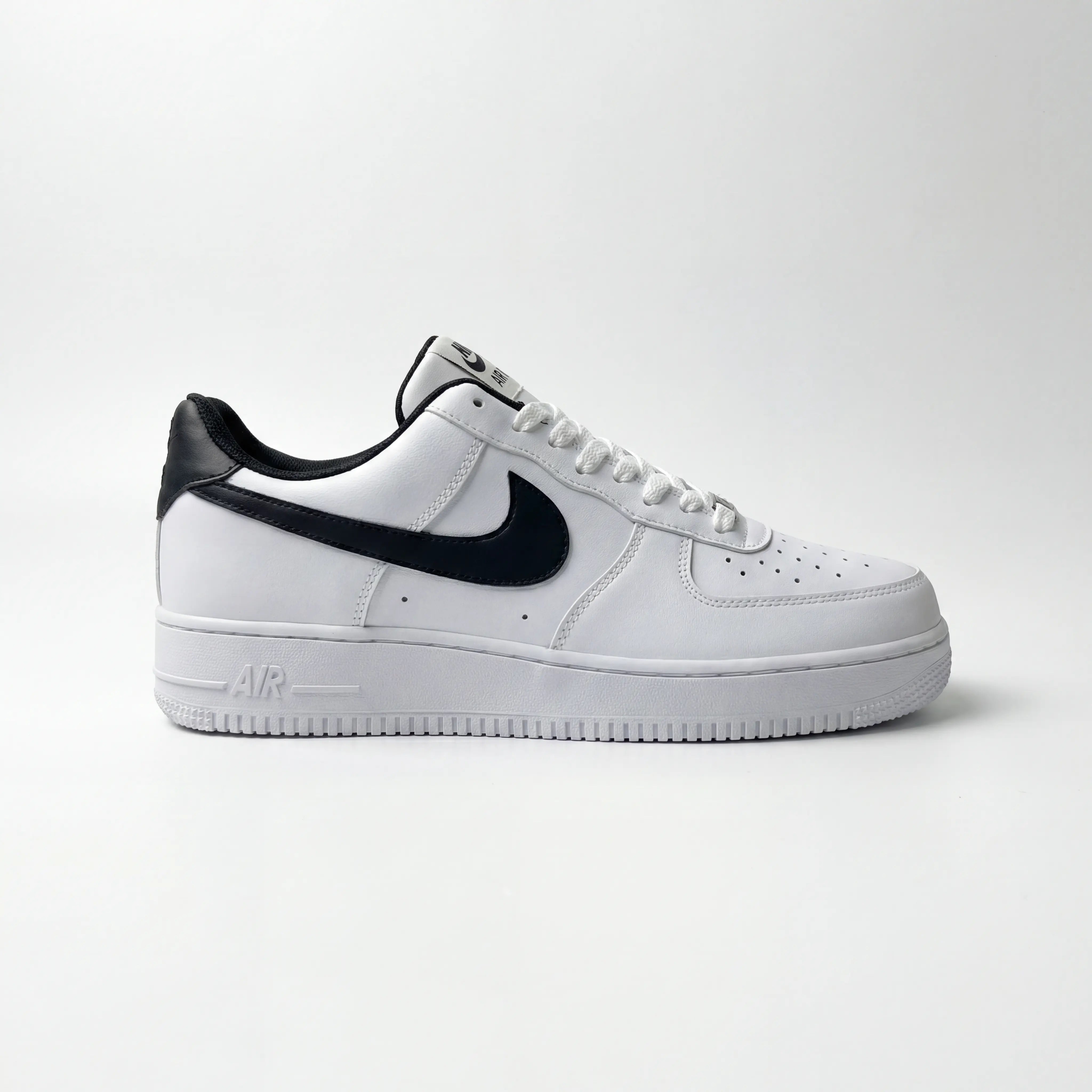AF 'White Black - Image 1