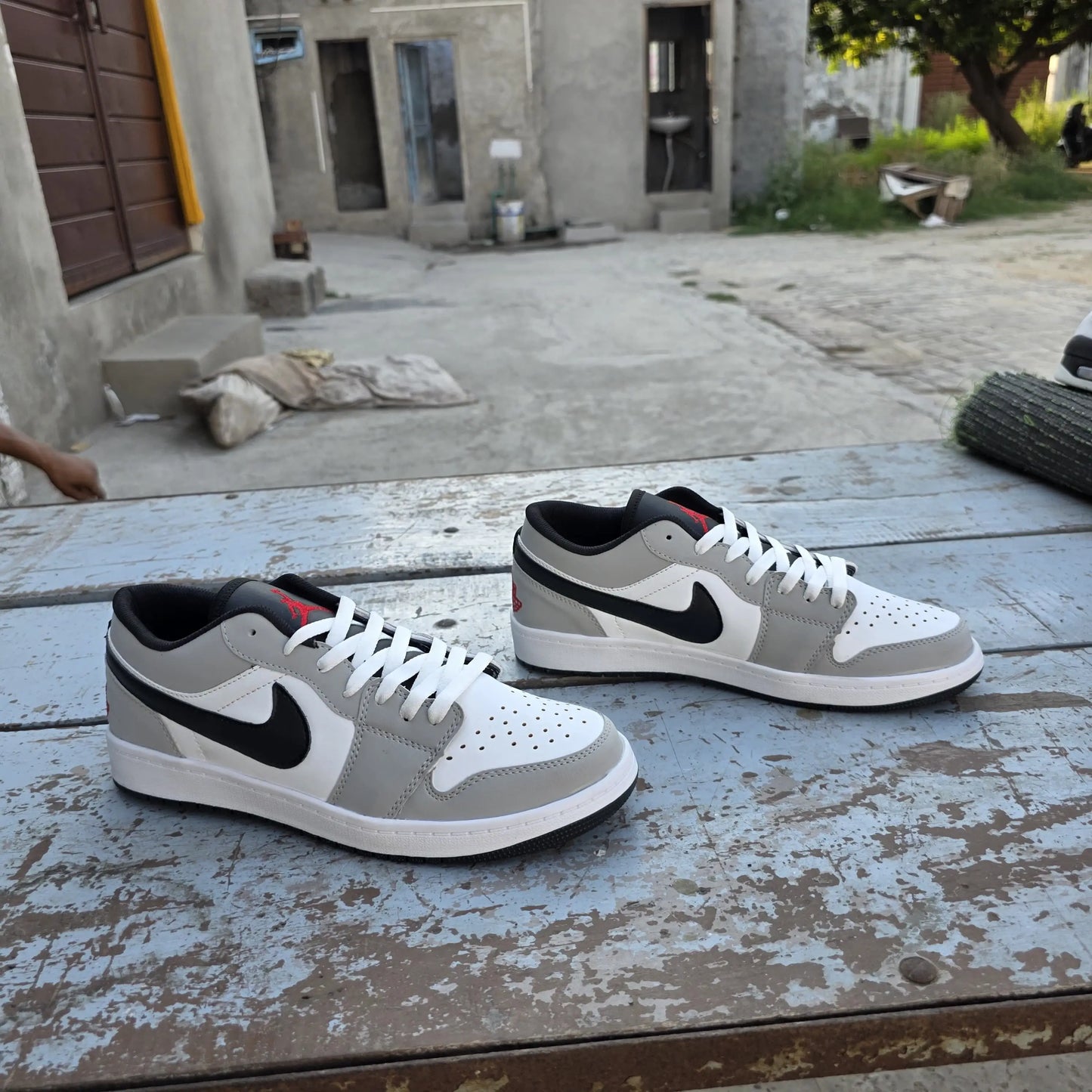 Jordan1 grey white