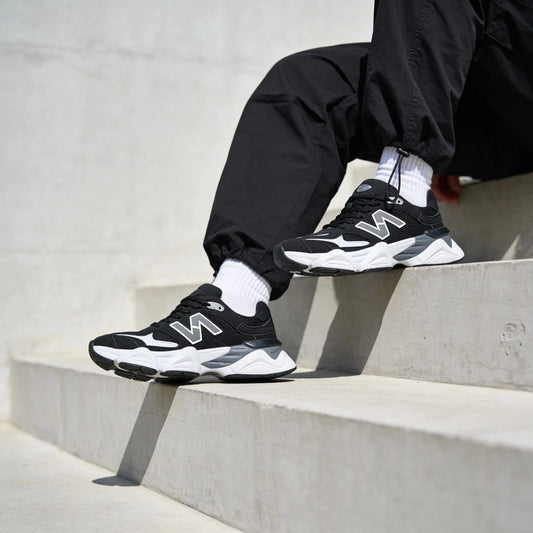 NB Black White 9060