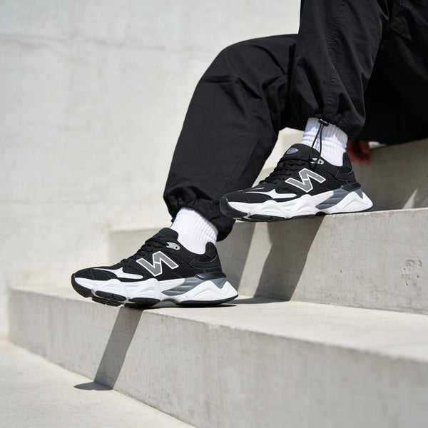 NB Black White 9060