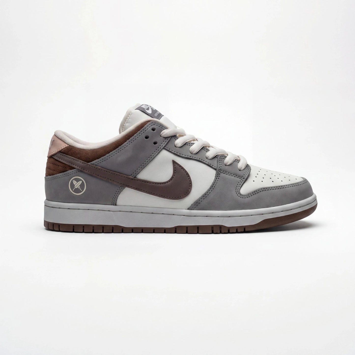 Dunk grey wolf