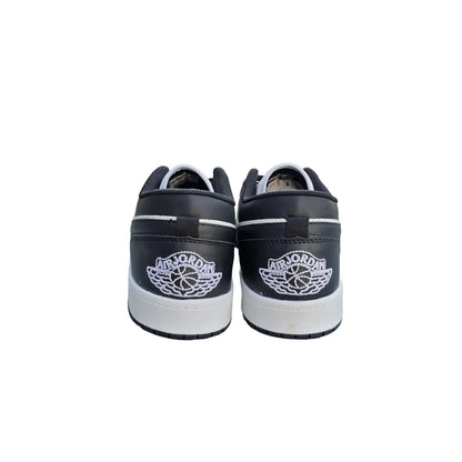 Jordan1 black white